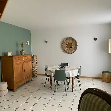 Holiday home Maison De Village Avec Jardin 15mn Des Plages, Wifi, 2 Chambres, Jardin *